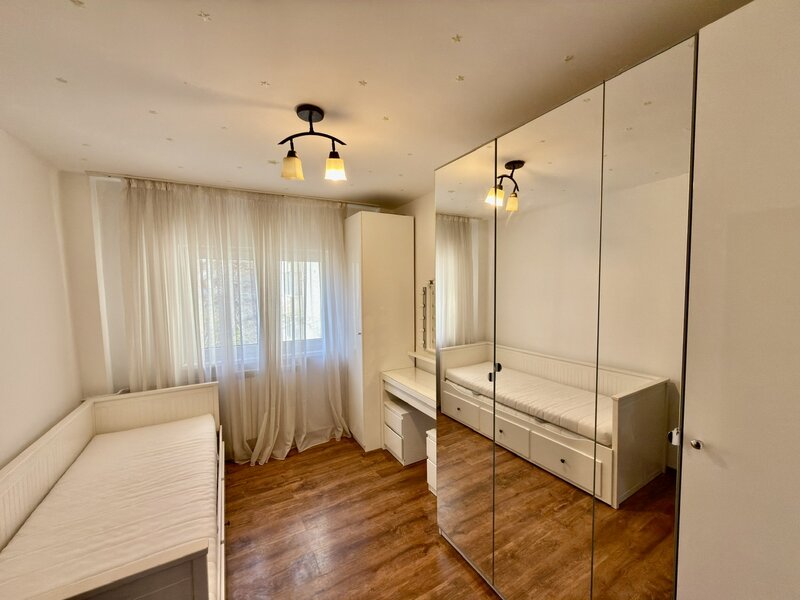 Obor, Mosilor,3 camere, 2 bai, suprafata 74 mp, bloc reabilitat